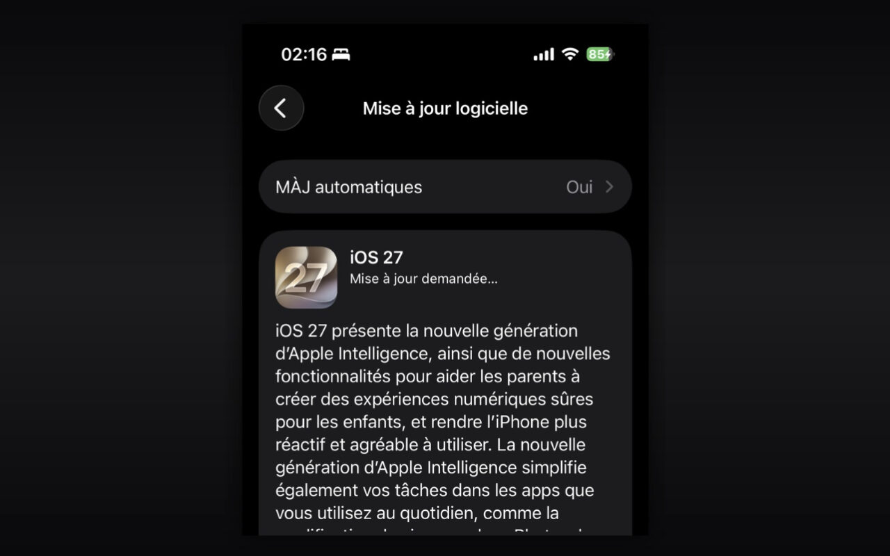 Écran de mise à jour logicielle d’un iPhone, affichant iOS 27 et la mention Mise à jour demandée, à 2 h 16 du matin.