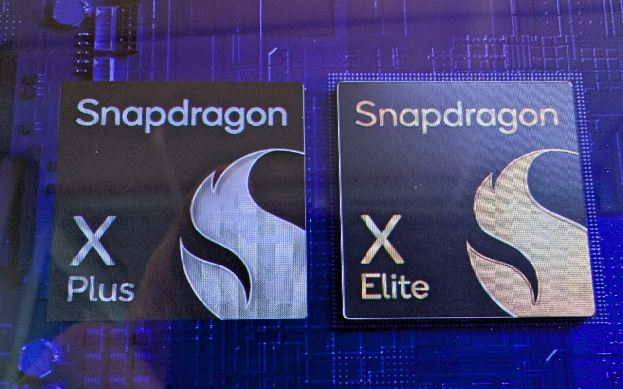 Puces Qualcomm Snapdragon X Plus et Snapdragon X Elite, avec leurs logos
