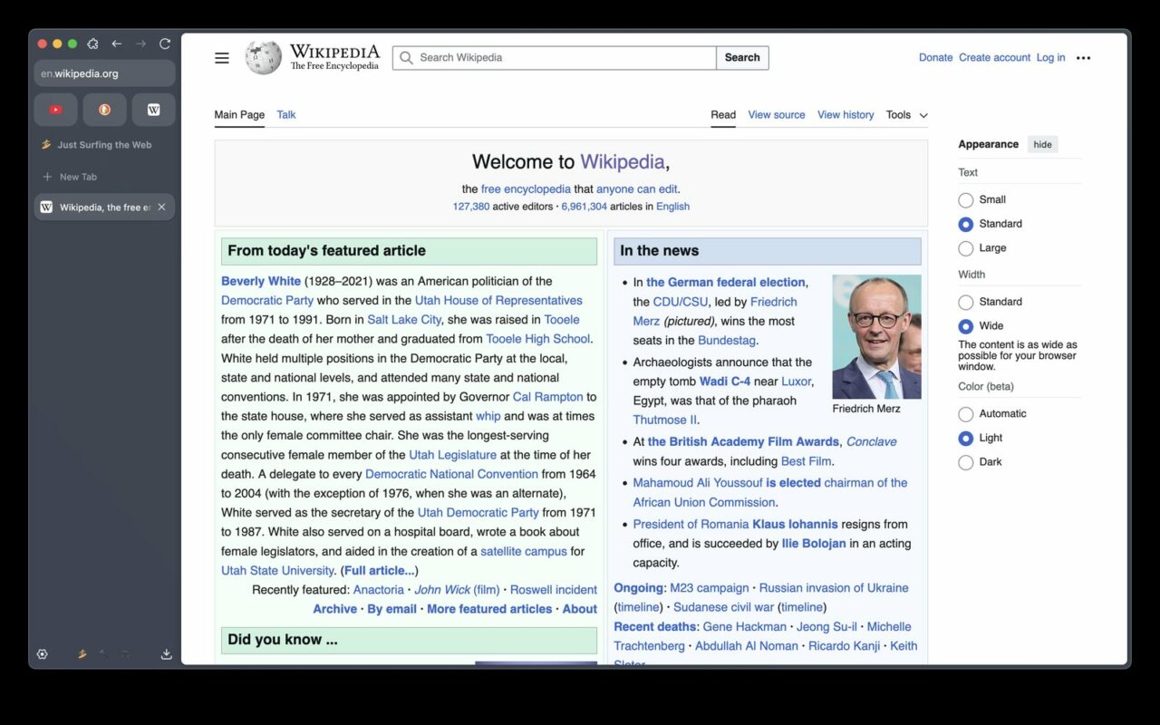 Fenêtre du navigateur Zen avec la barre d'onglets verticale à gauche et une page Wikipédia ouverte
